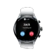 Tecno Watch Pro 2 gümüş akıllı saat, siyah ekranda gelen arama bildirimiyle gösteriliyor