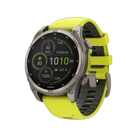 Garmin Fenix 8 47mm Solar titanyum akıllı saat, sarı kayış ve yuvarlak dijital ekranıyla önden görünüm