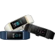 Huawei Band 3 Pro siyah akıllı bileklik, renkli ekranı ve silikon kayışıyla sergileniyor