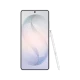 Beyaz Samsung Galaxy S26 Ultra akıllı telefon, önden görünüm ve yanında beyaz S Pen kalemle birlikte