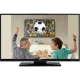 Vestel 32FB7000 Full HD LED televizyon, siyah çerçeveli ekranında futbol izleyen baba ve oğuluyla