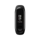 Xiaomi Mi Band 3 siyah akıllı bileklik, dijital ekranında saat ve tarih bilgileriyle önden görünüm