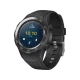 Huawei Watch 2 siyah akıllı saat, yuvarlak ekranı ve silikon kordonuyla önden üç çeyrek açıdan görünür.