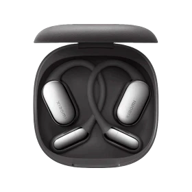 Xiaomi OpenWear Stereo Pro tam kablosuz siyah kulaklık, açık şarj kutusu içinde kulaklıklar görünür halde