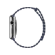 Apple Watch 42 mm gümüş paslanmaz çelik kasalı, gece mavisi deri Loop kordonlu akıllı saat yandan görünüm