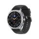 Samsung Galaxy Watch 8 Classic siyah akıllı saat, döner çerçeveli kadran ve siyah kayışla sergileniyor