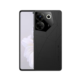 Siyah Tecno Camon 20S Pro 5G akıllı telefonun ön ve arka yüzü, üçlü kamera tasarımıyla birlikte gösteriliyor